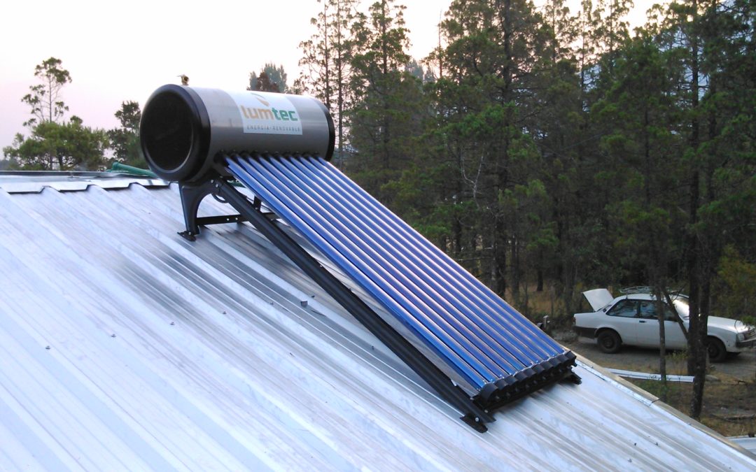 Instalación de termotanque solar Heat Pipe Lago Puelo