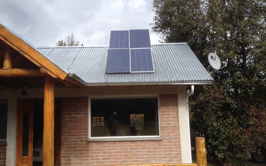 Paneles solares conectado a red eléctrica Villa Turismo