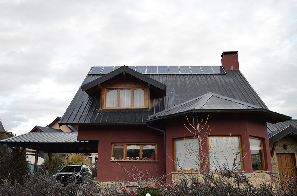 Instalación de paneles solares con conexión a red