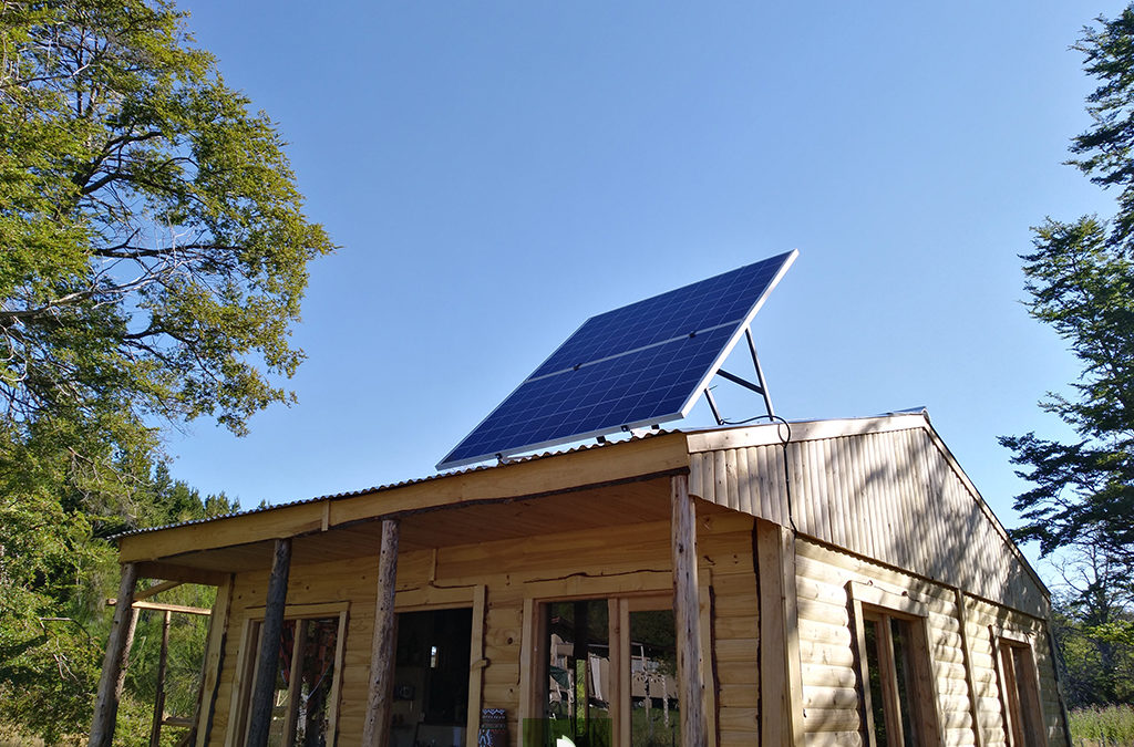 Instalación de generador solar off grid en Mallin Ahogado, El Bolsón