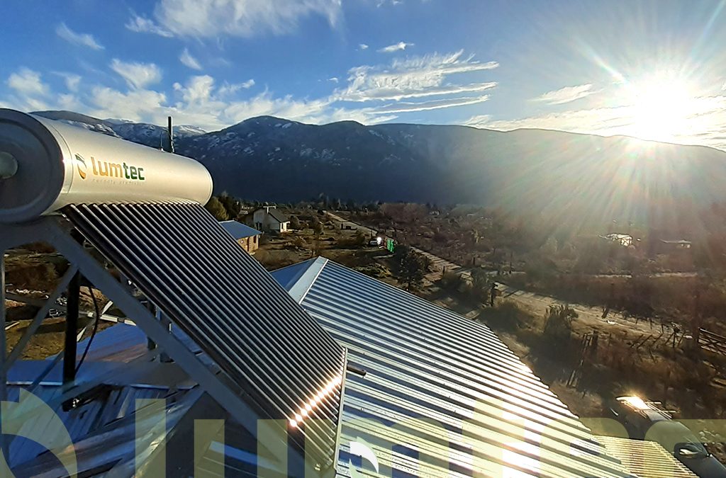 Termotanque solar en Paraje Entre Ríos, Lago Puelo