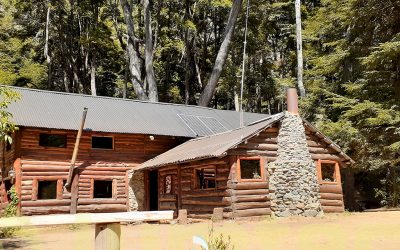 Instalación de sistema solar fotovoltaico en refugio de montaña