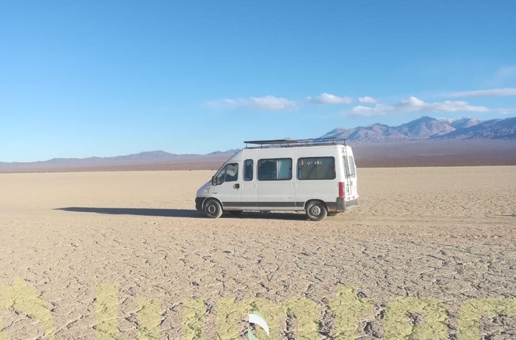 Paneles solares en camioneta para viajes