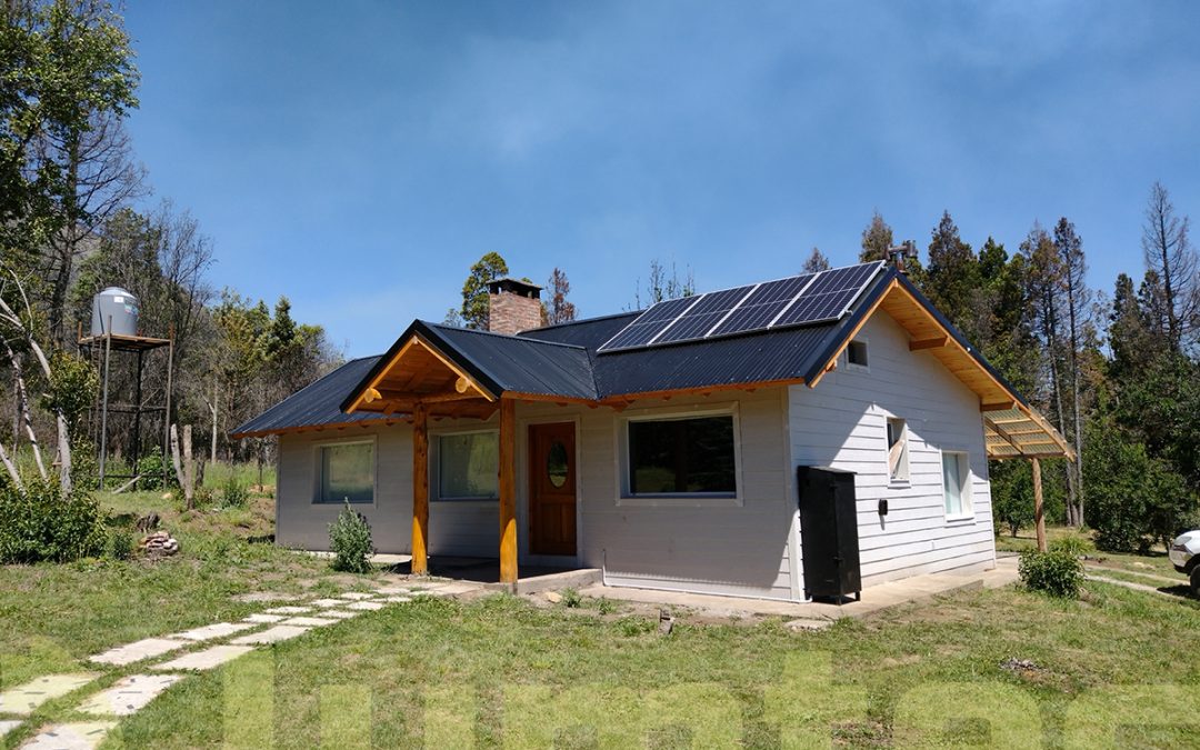 Sistema solar fotovoltaico con equipo inversor